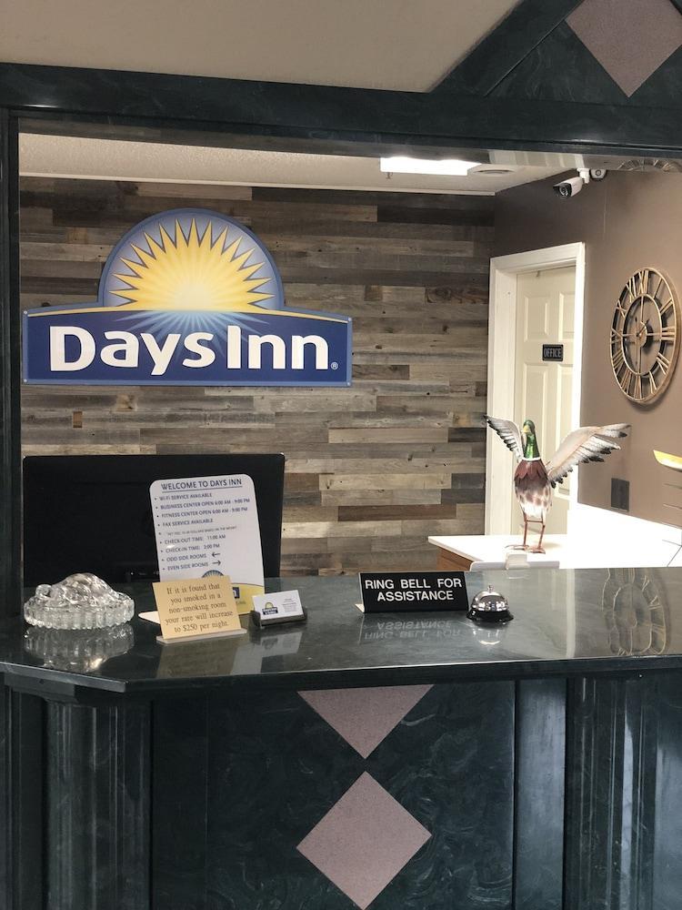 Days Inn & Suites By Wyndham Stuttgart Eksteriør billede