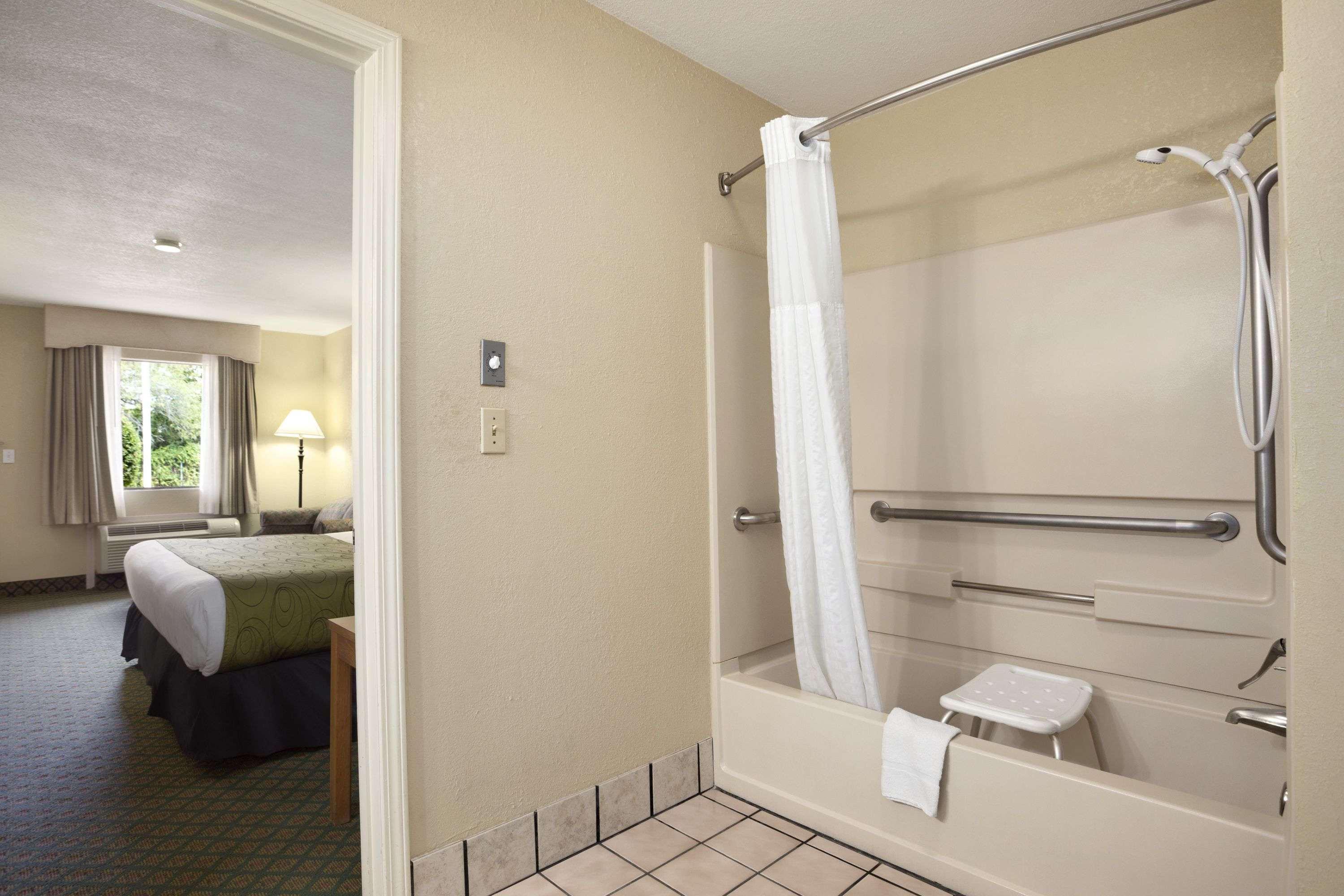 Days Inn & Suites By Wyndham Stuttgart Eksteriør billede